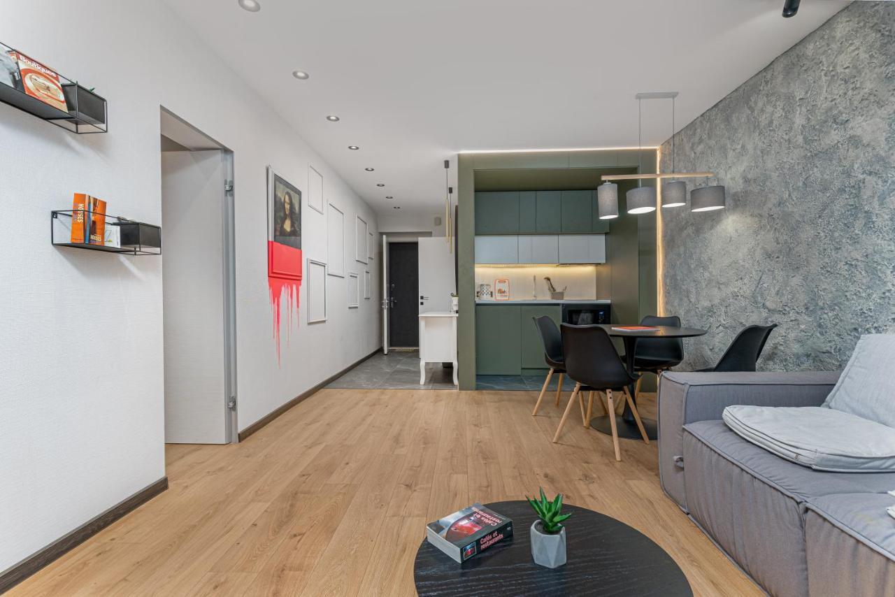 Bloody Lisa Design Apartment โอเดสซา ภายนอก รูปภาพ