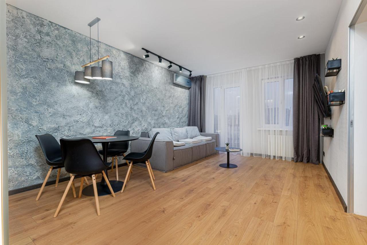Bloody Lisa Design Apartment โอเดสซา ภายนอก รูปภาพ